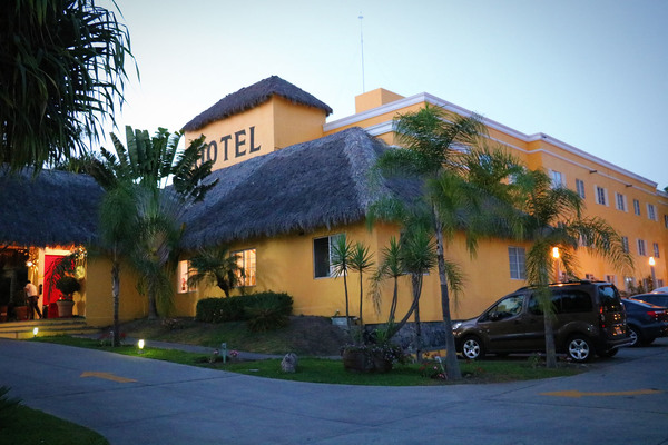 Imagen Hotel Zar Colima 1